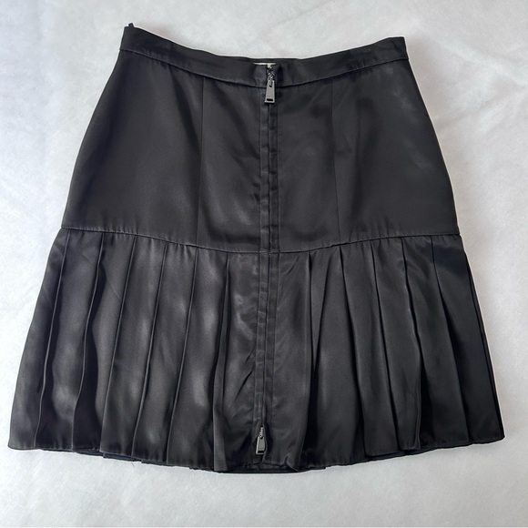 Fendi Roma Satin Pleated Full Zip Mini Skirt Black Heavy Weight Sz  42 or US 6 - Picture 1 of 16